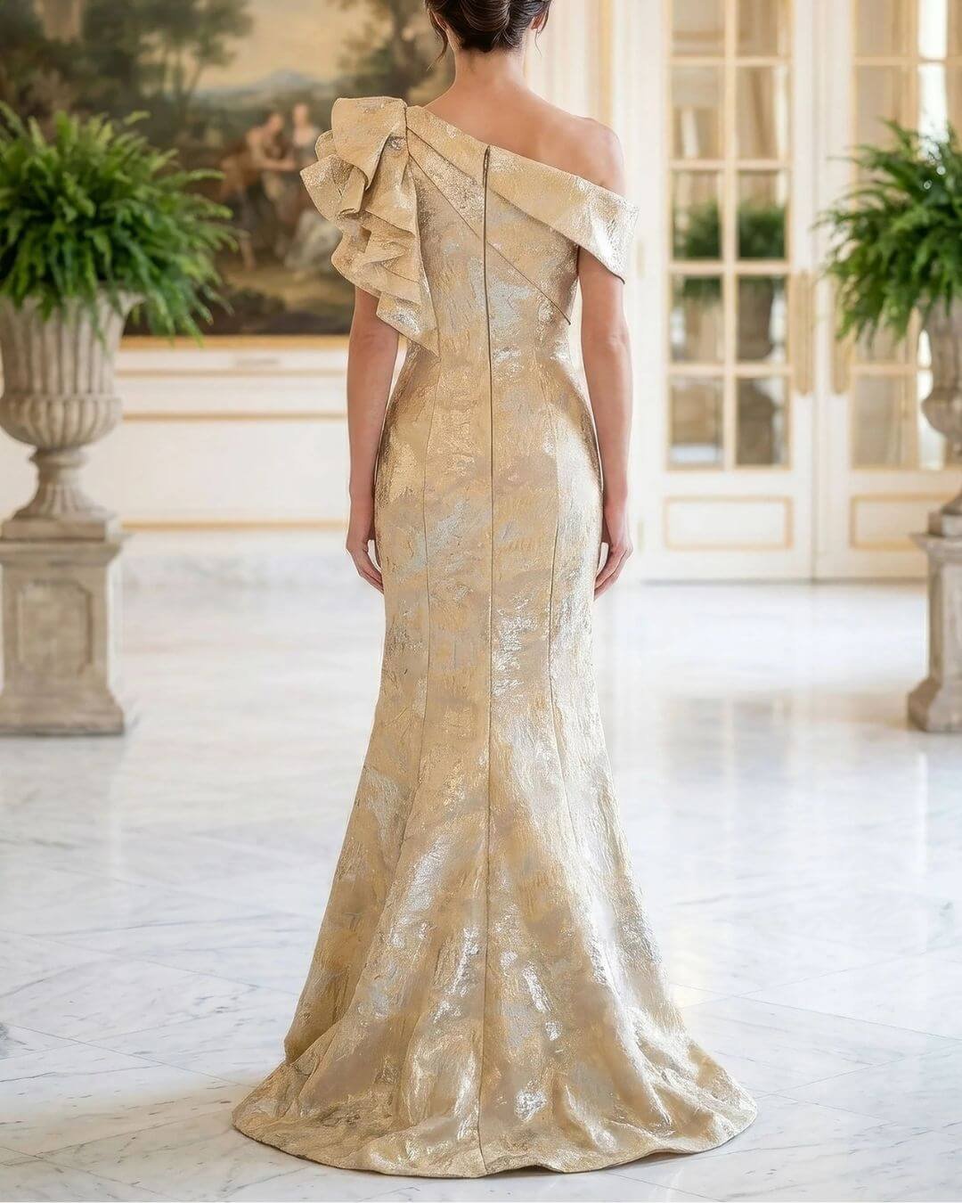 Vestido Dorado para Mamá de la Novia | Morilee - Imagen 2